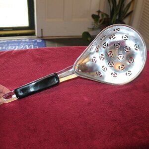 Aeternum Italy stainless steel Colander/pasta scoop with black handle